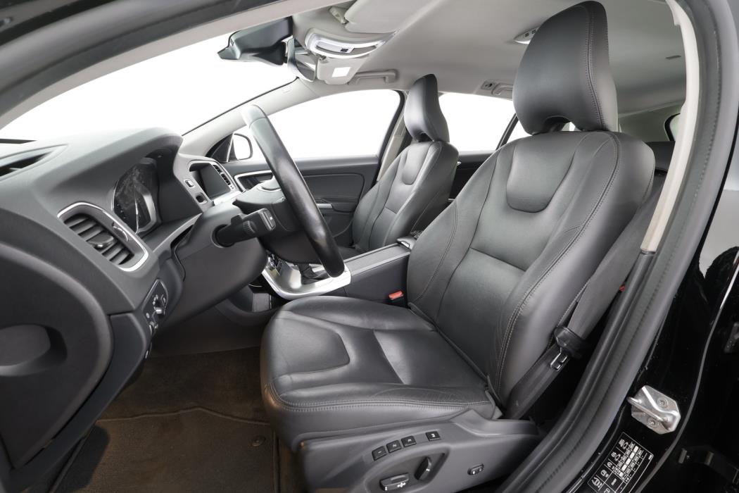 VOLVO V60 2017
