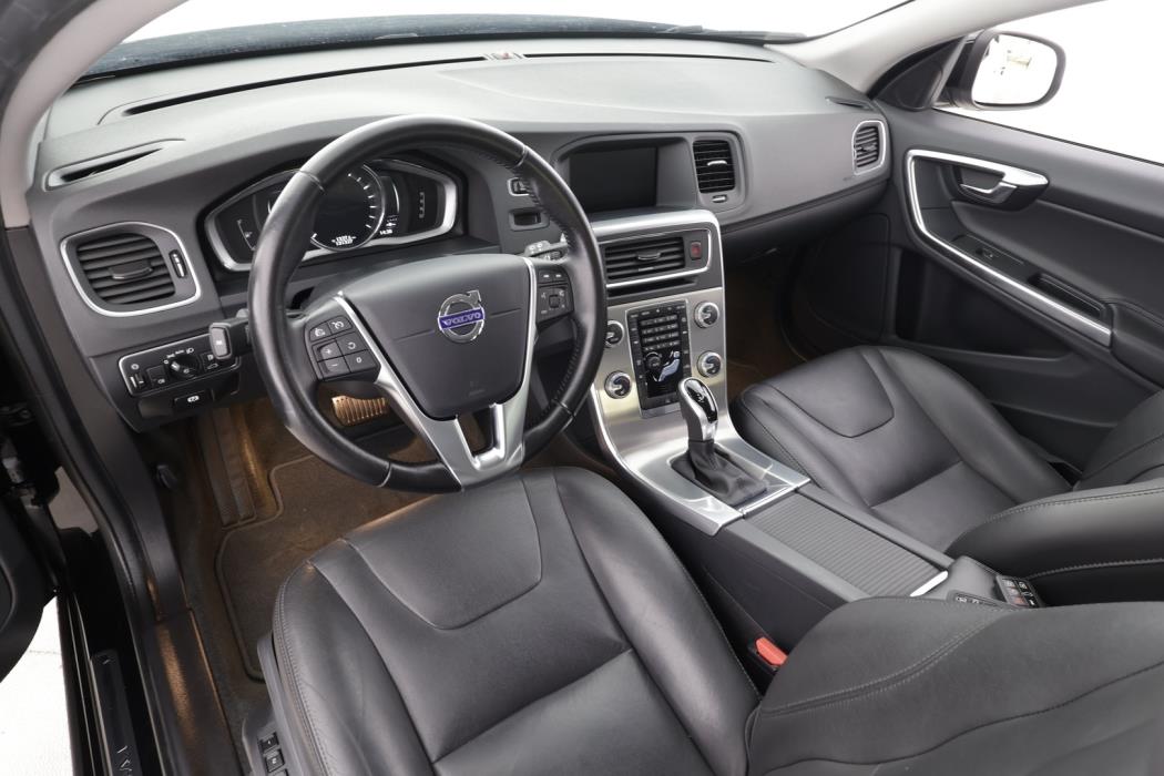 VOLVO V60 2017