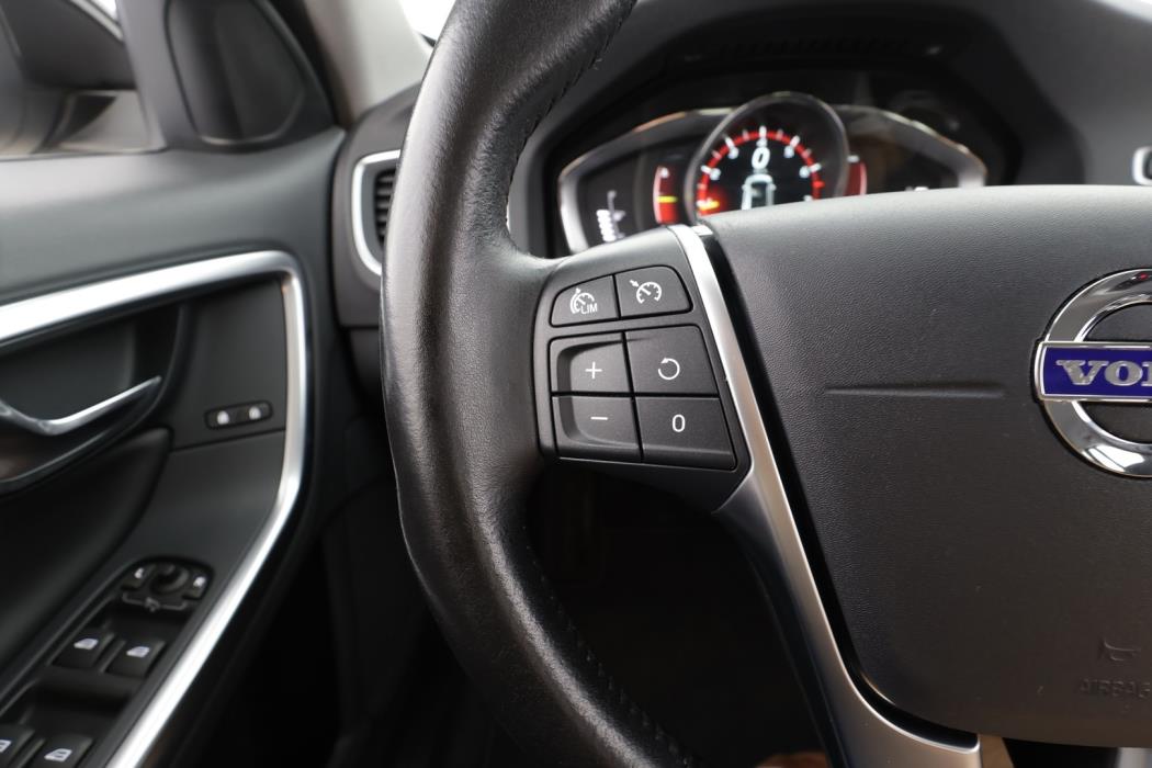 VOLVO V60 2017