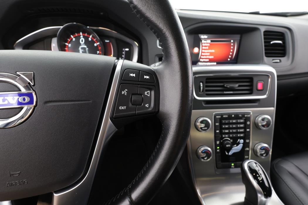 VOLVO V60 2017