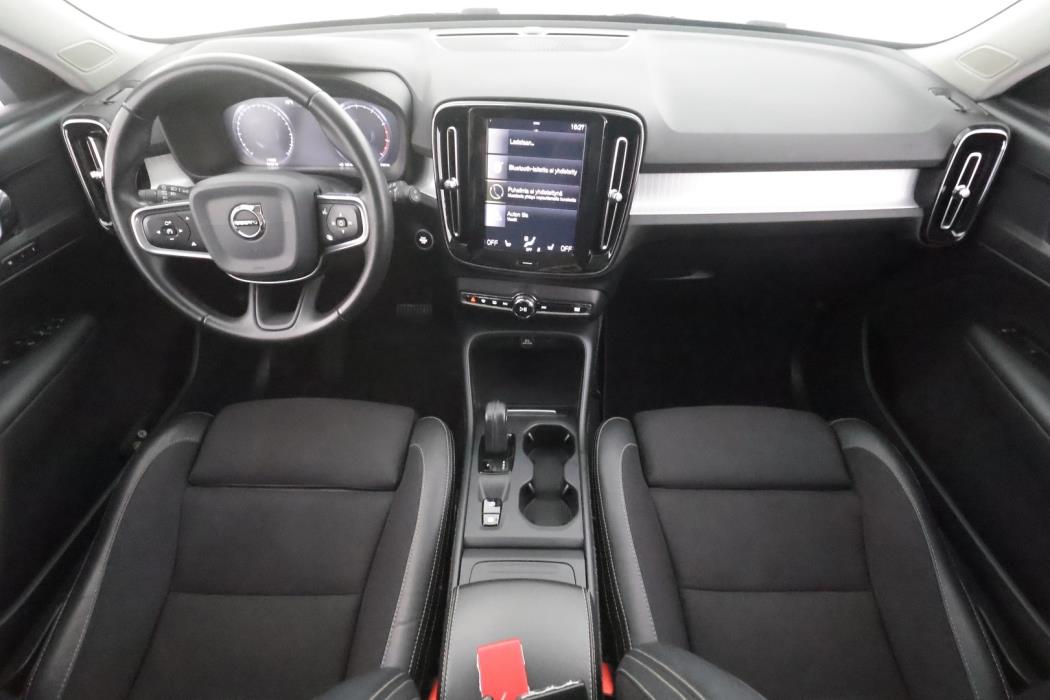 VOLVO XC40 2020