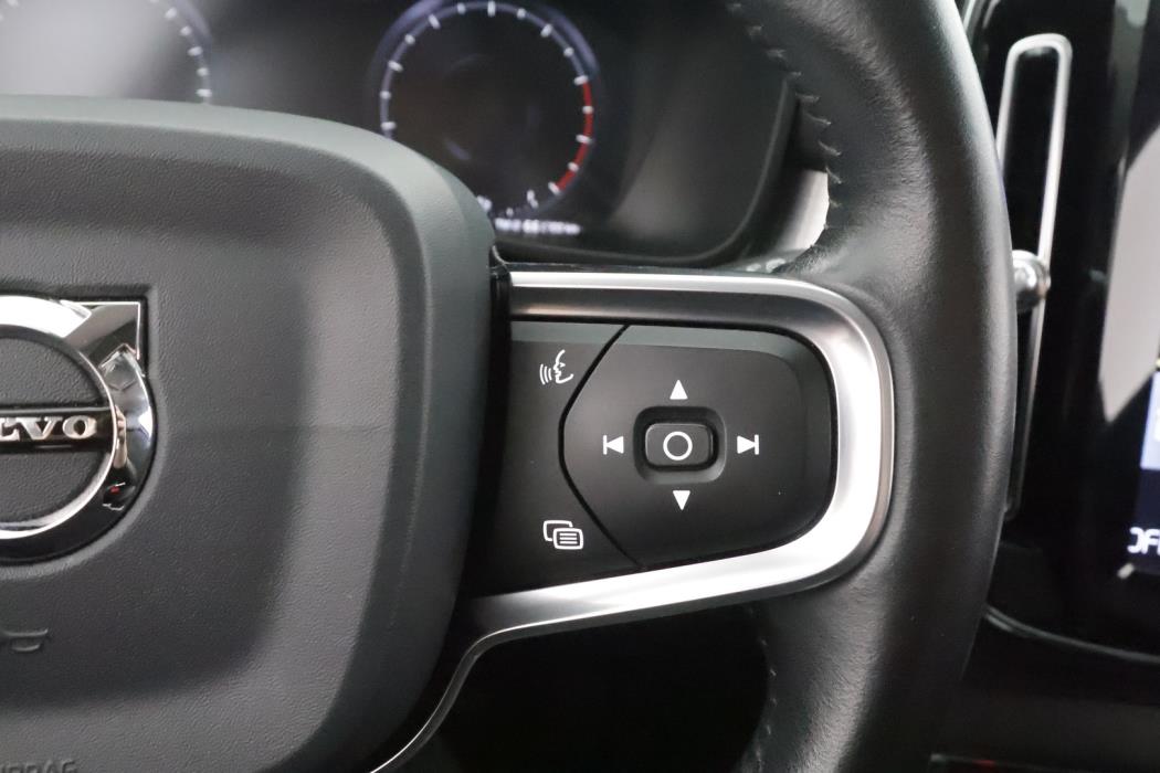 VOLVO XC40 2020