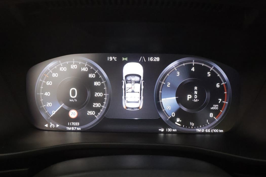 VOLVO XC40 2020