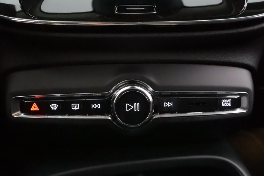 VOLVO XC40 2020