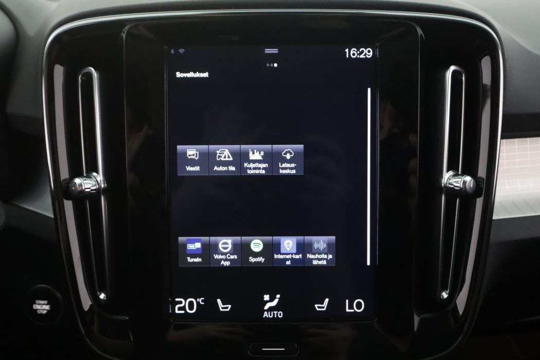 VOLVO XC40 2020