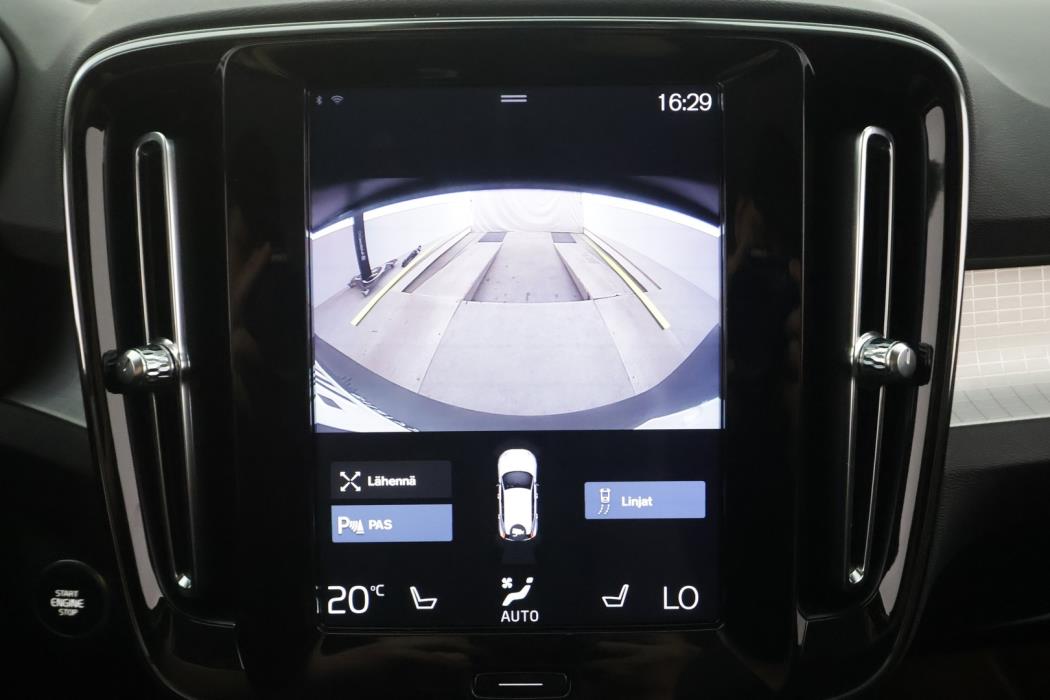 VOLVO XC40 2020