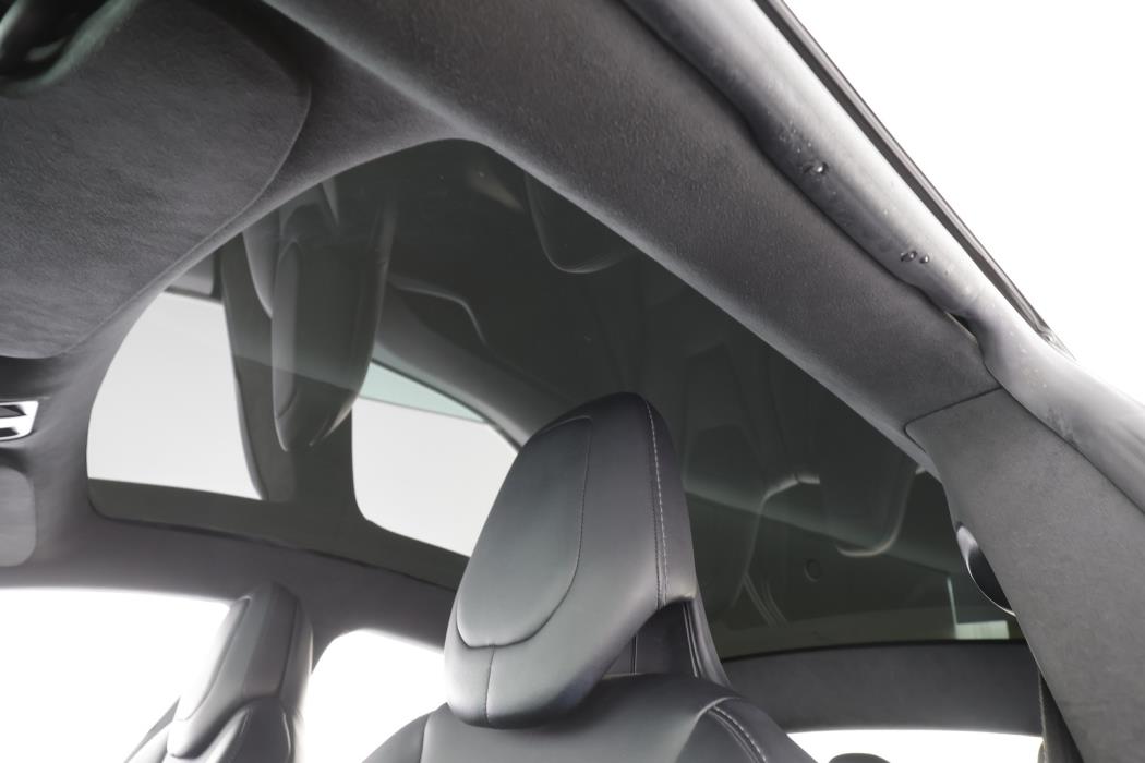 TESLA Model S 2019
