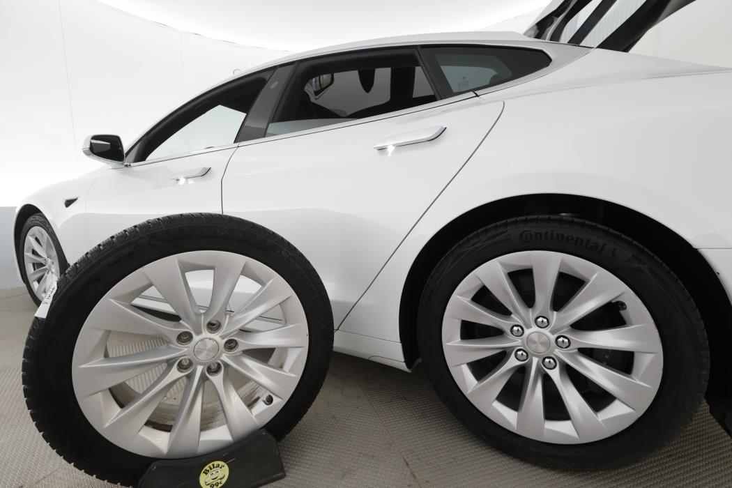 TESLA Model S 2019