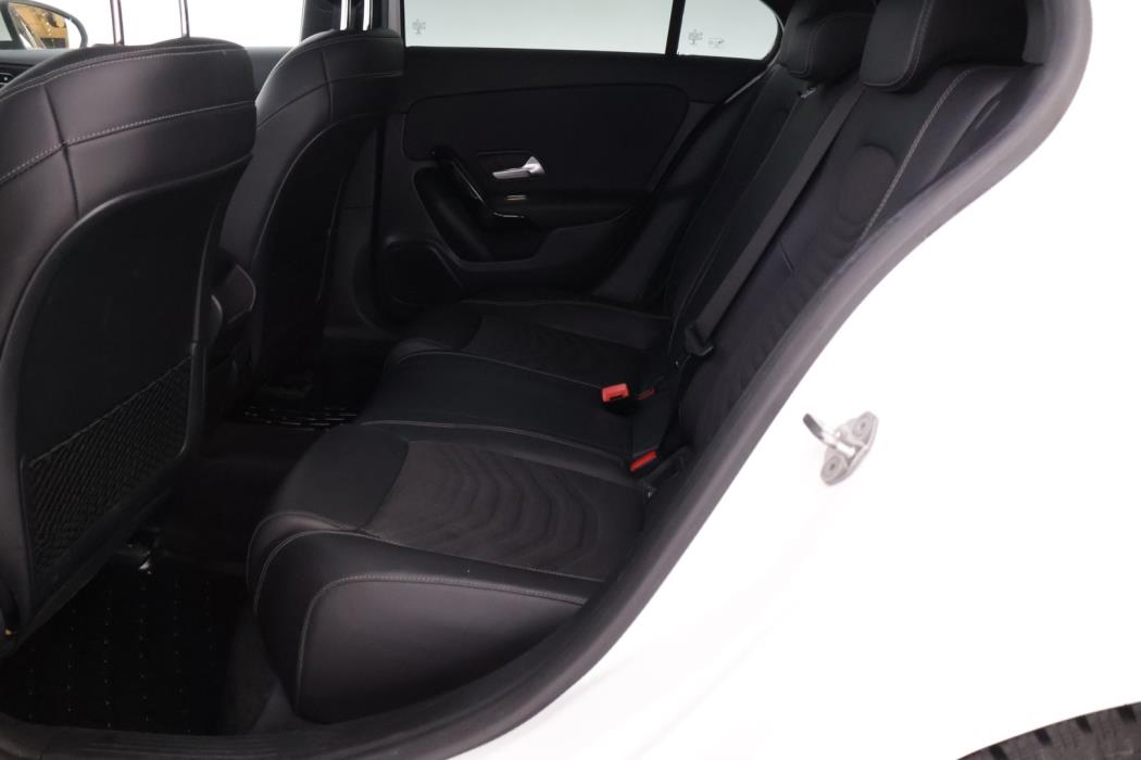 MERCEDES-BENZ A 2019