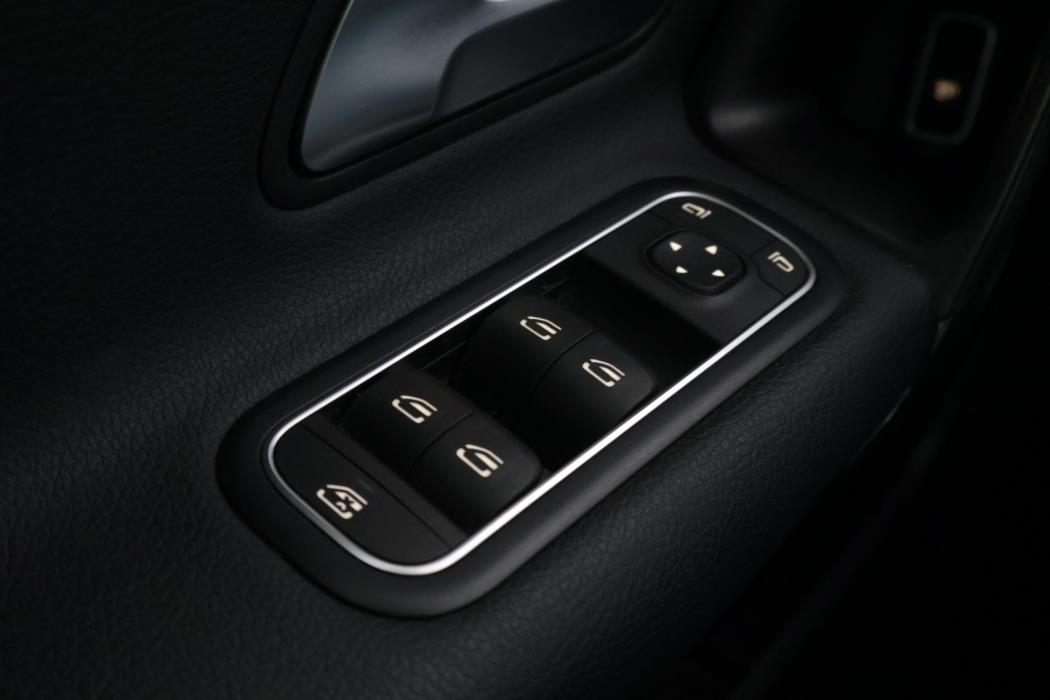 MERCEDES-BENZ A 2019