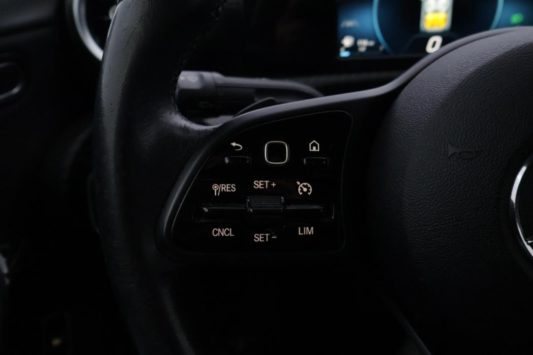 MERCEDES-BENZ A 2019