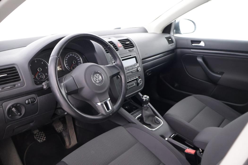 VOLKSWAGEN Jetta 2010