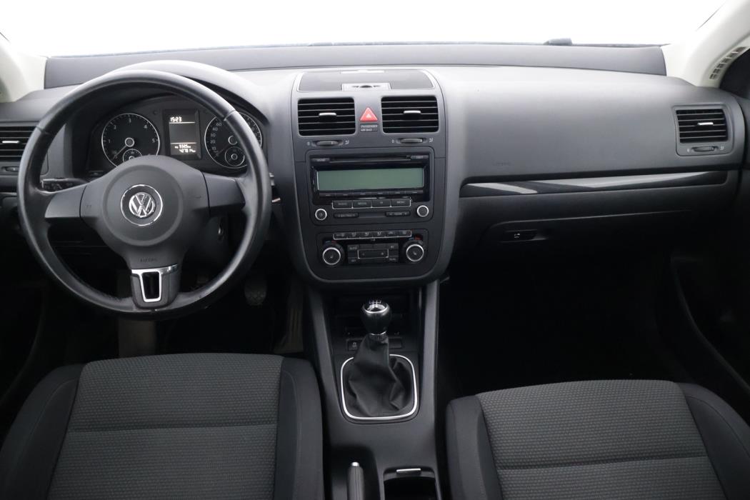 VOLKSWAGEN Jetta 2010