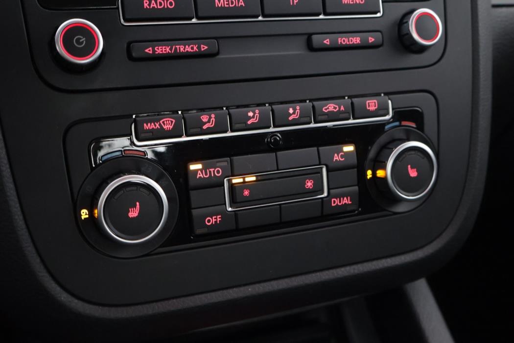 VOLKSWAGEN Jetta 2010