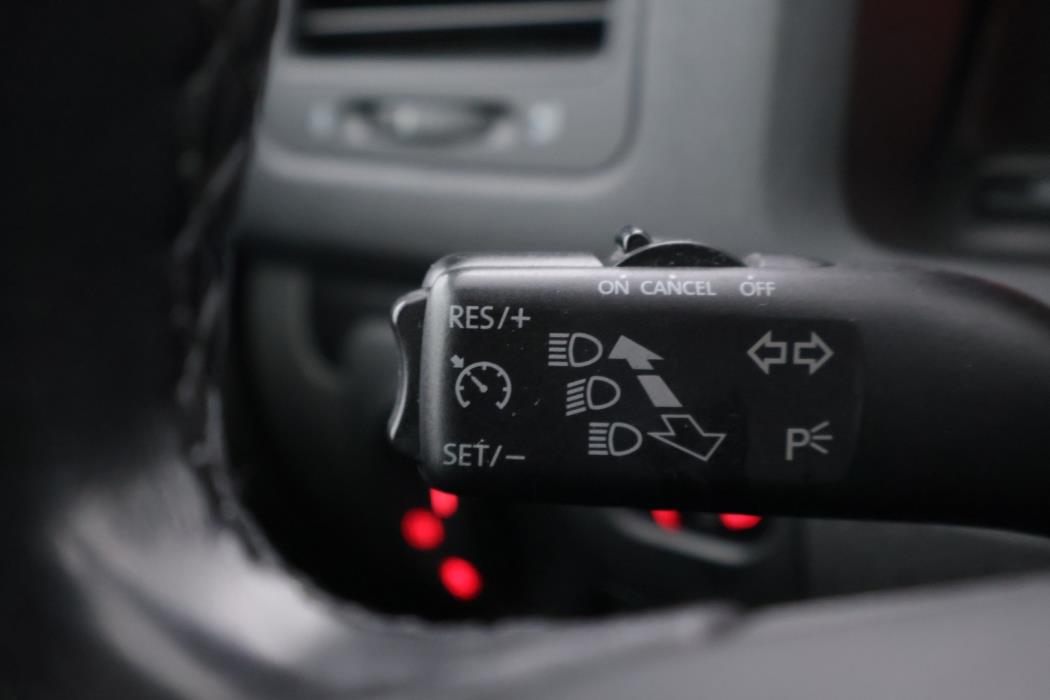 VOLKSWAGEN Jetta 2010