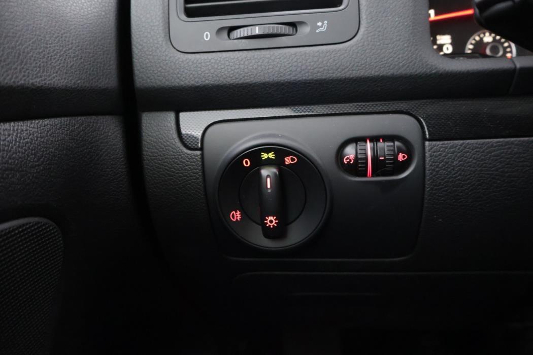 VOLKSWAGEN Jetta 2010