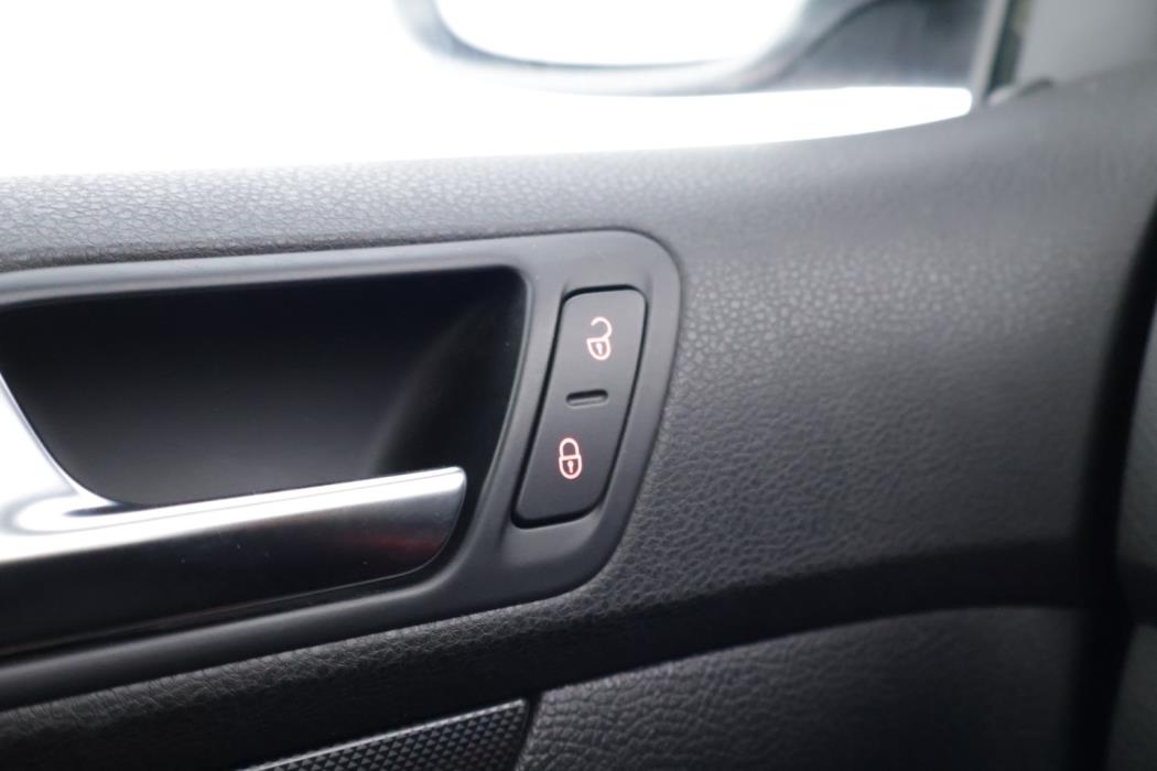 VOLKSWAGEN Jetta 2010
