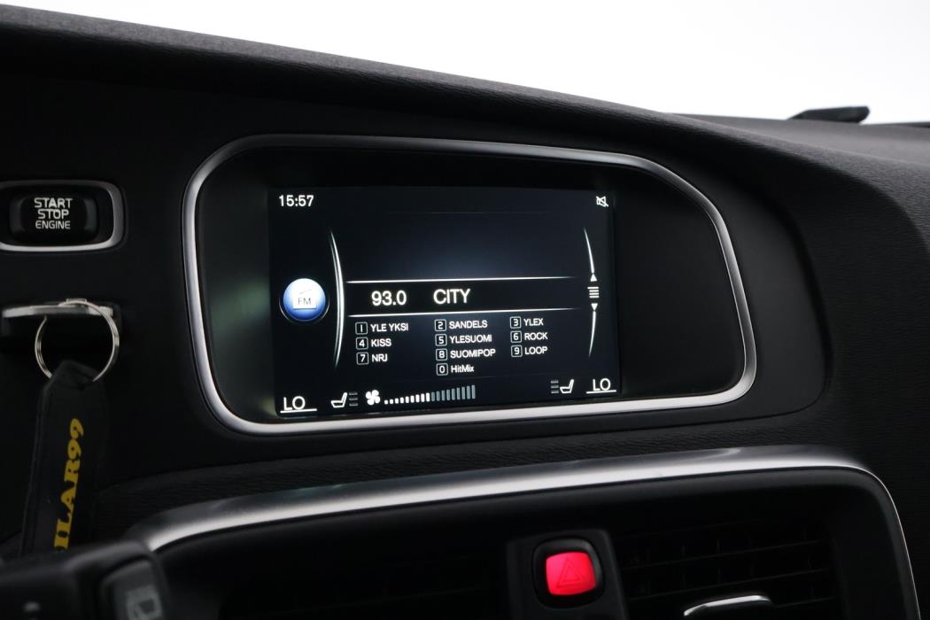 VOLVO V40 2015