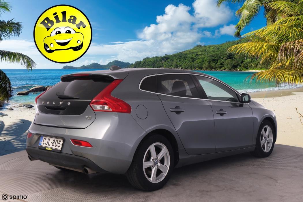 VOLVO V40 2015