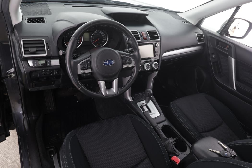 SUBARU Forester 2016