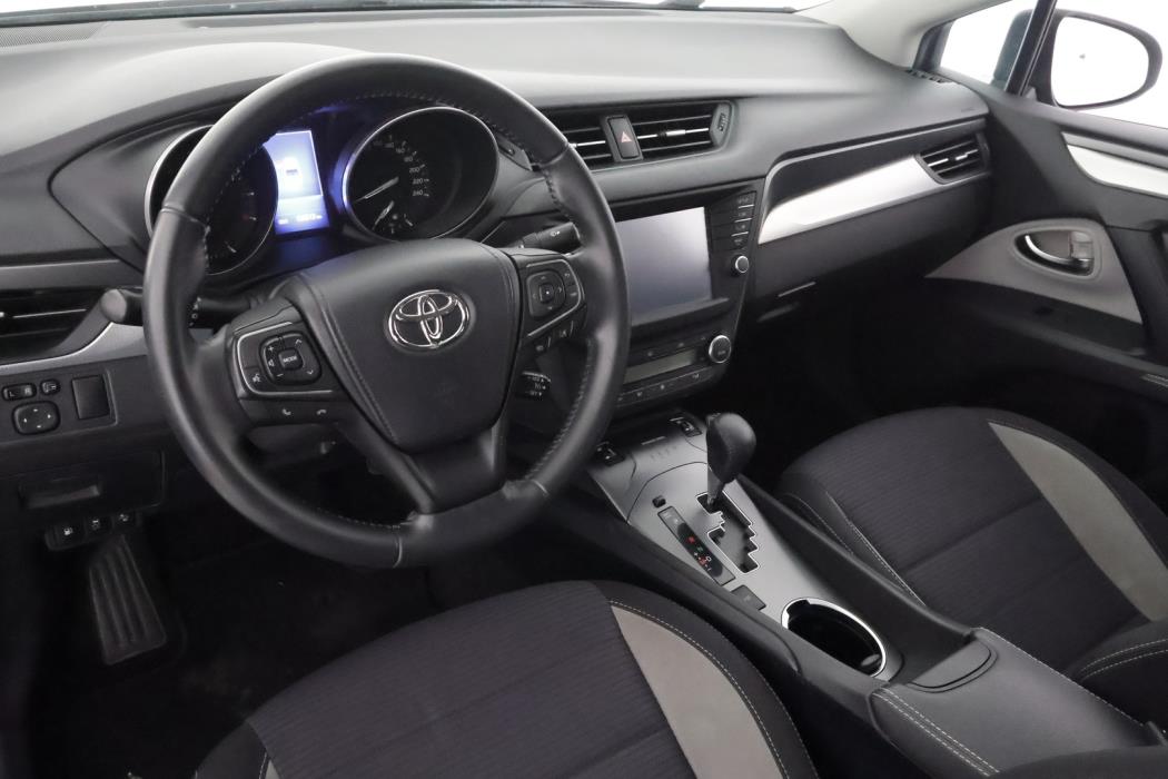 TOYOTA Avensis 2018