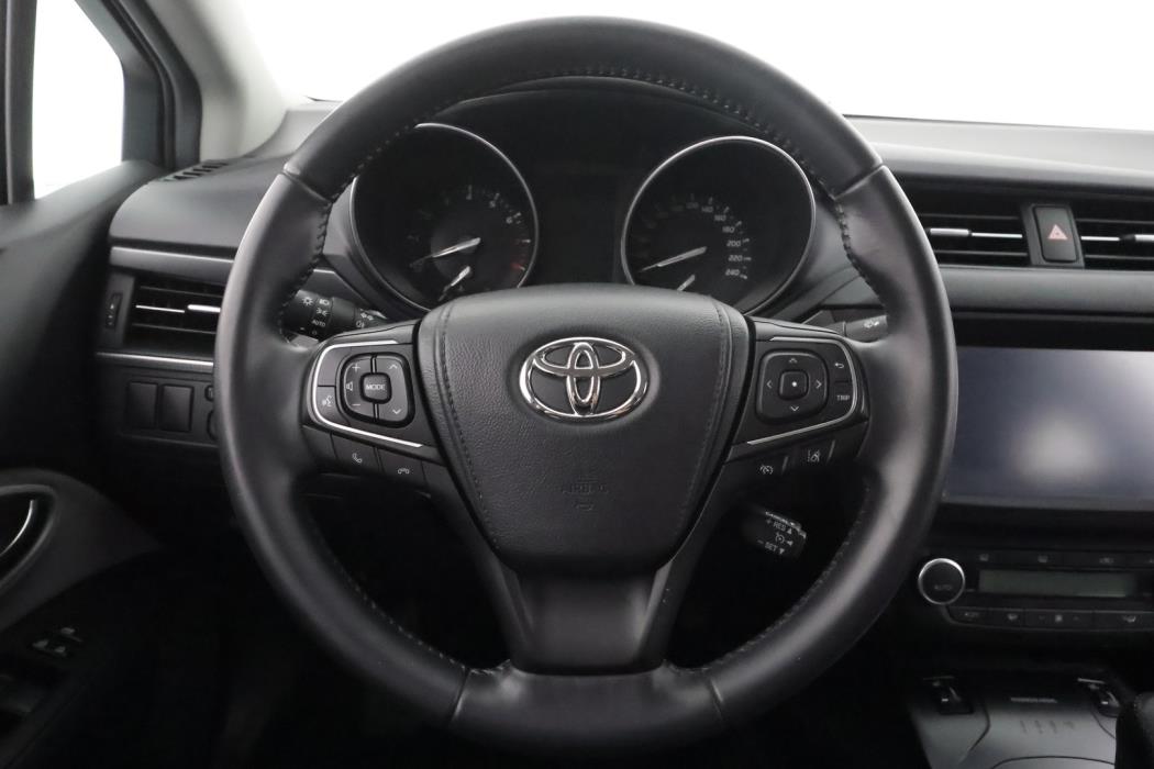TOYOTA Avensis 2018