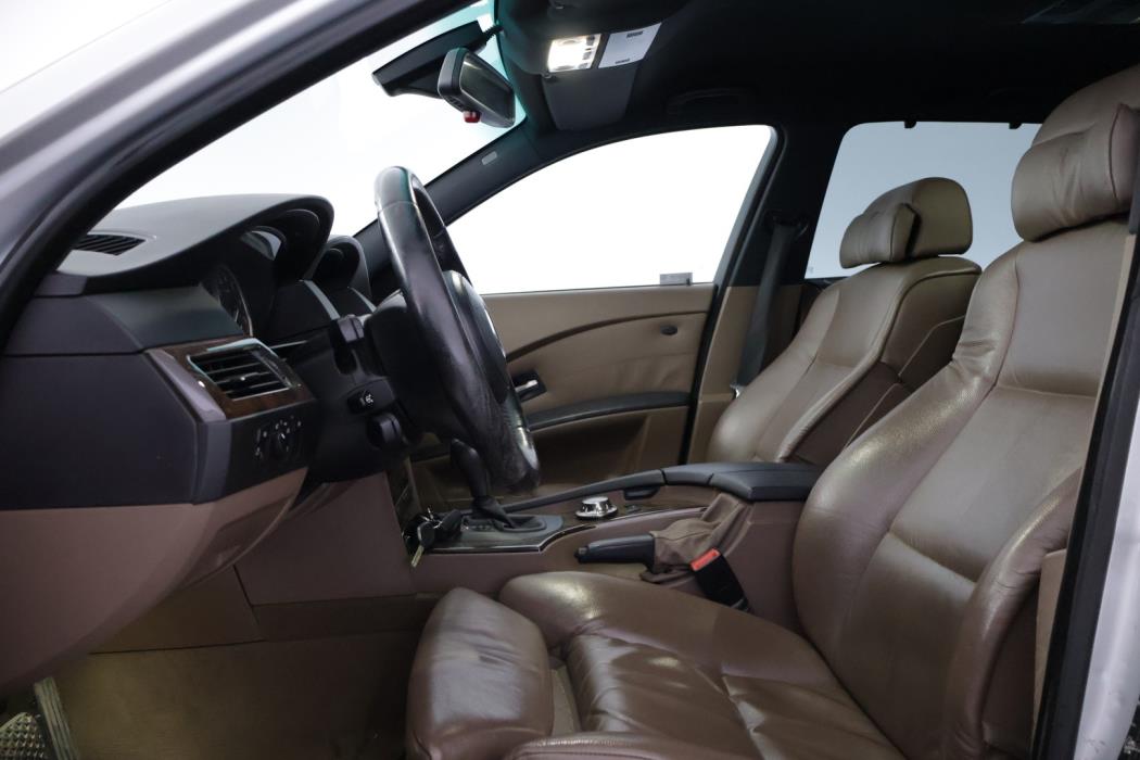 BMW 530 2005