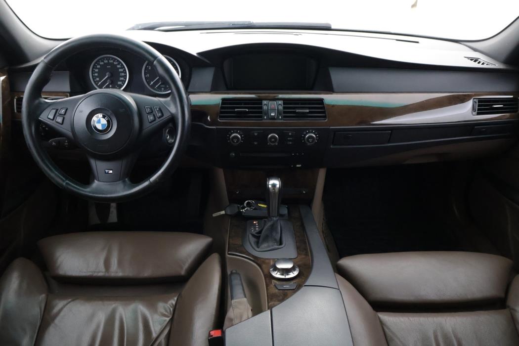 BMW 530 2005