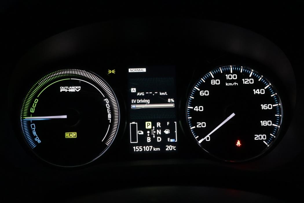 MITSUBISHI OUTLANDER PHEV 2014