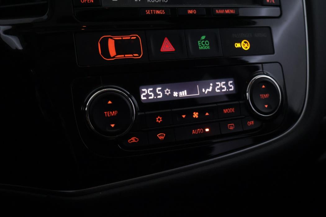 MITSUBISHI OUTLANDER PHEV 2014