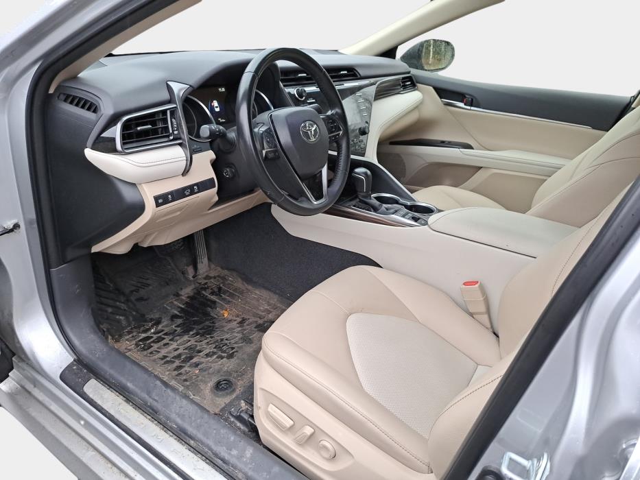 TOYOTA Camry 2019