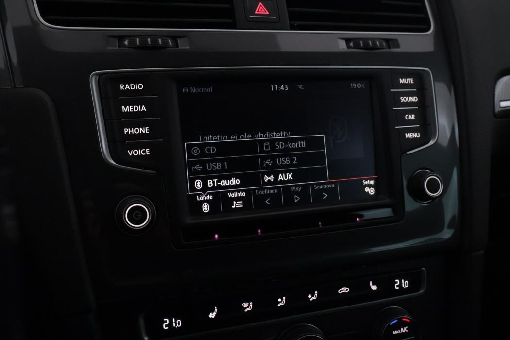 VOLKSWAGEN Golf 2016
