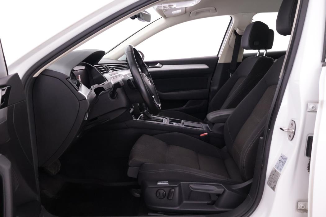 VOLKSWAGEN Passat 2019