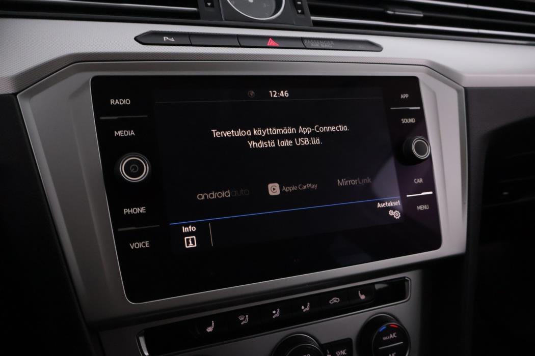 VOLKSWAGEN Passat 2019