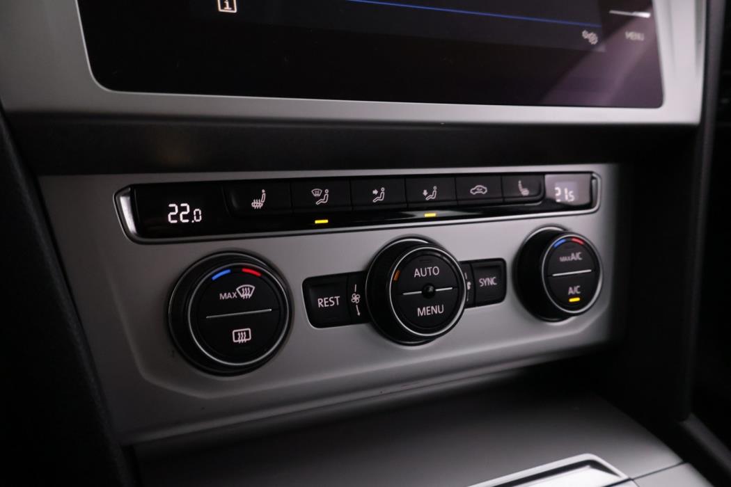 VOLKSWAGEN Passat 2019