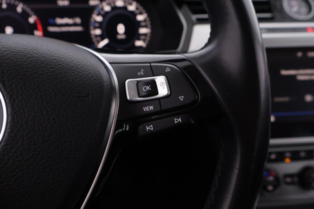 VOLKSWAGEN Passat 2019