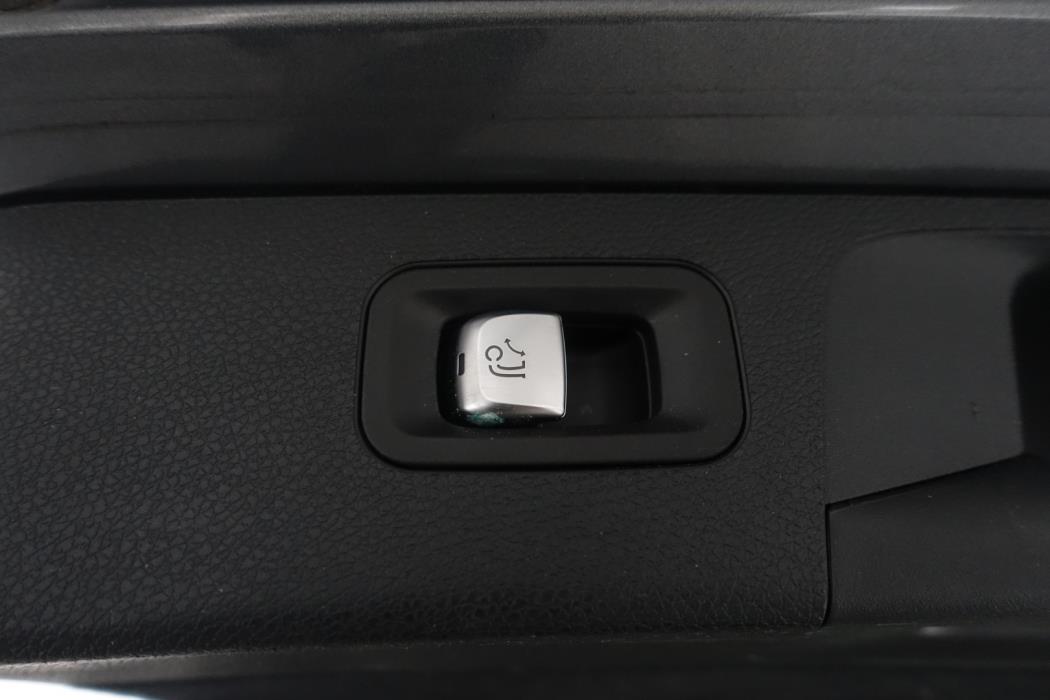 MERCEDES-BENZ E 2017