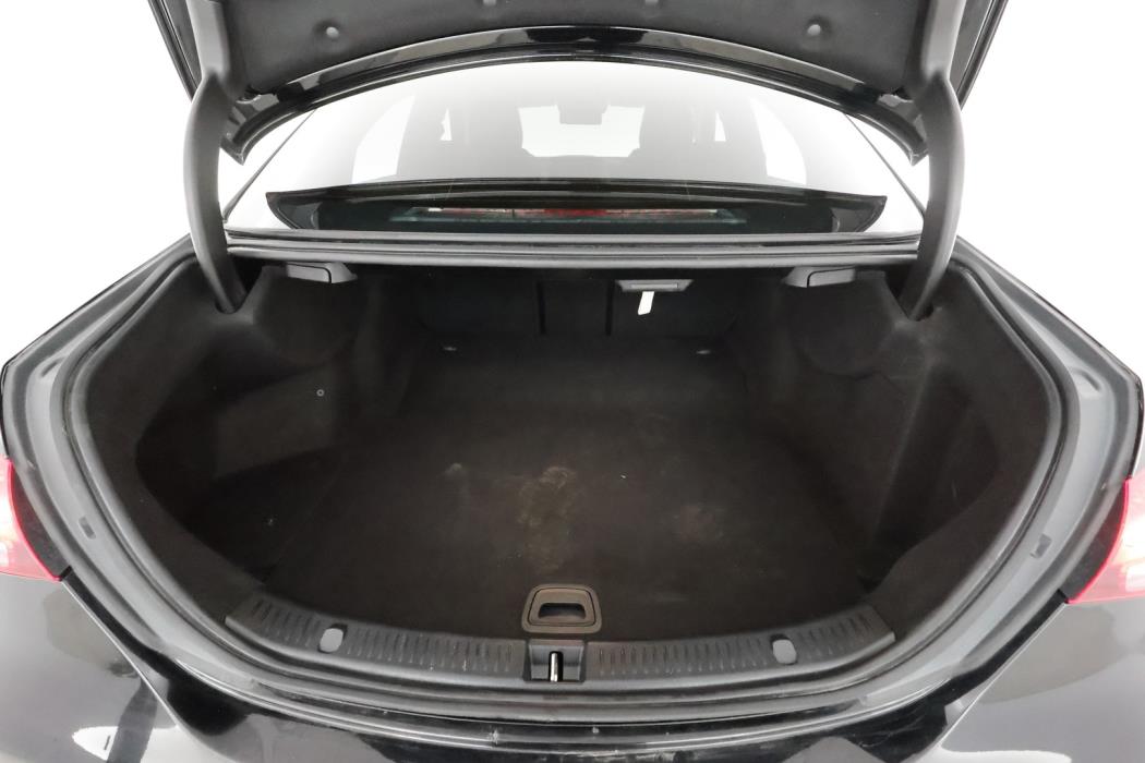 MERCEDES-BENZ E 2022