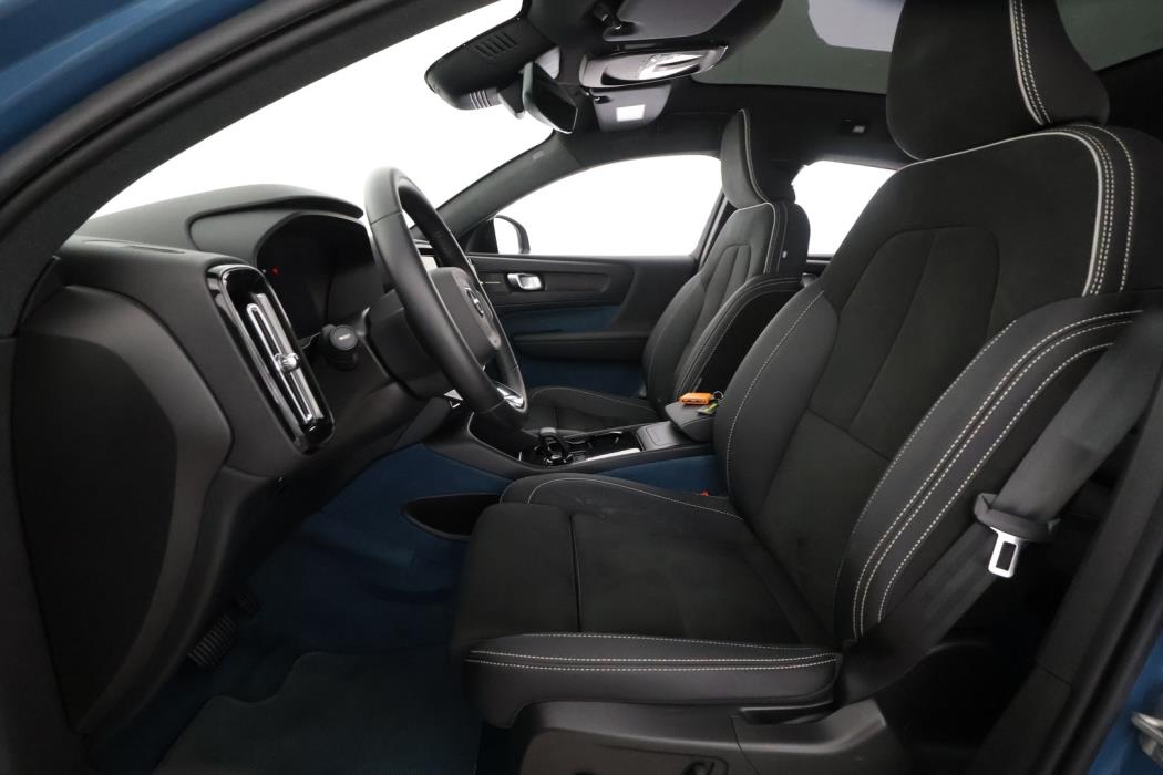 VOLVO C40 2023