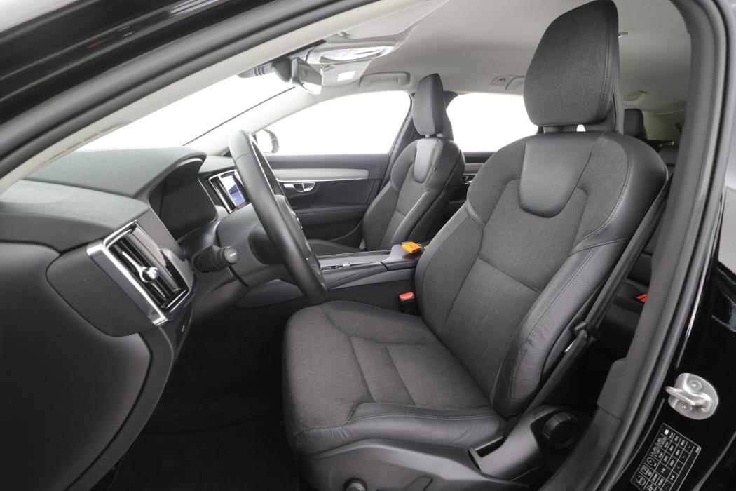 VOLVO V90 2023