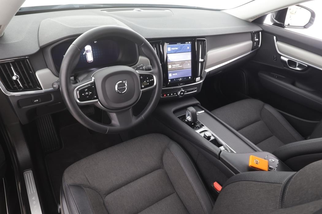 VOLVO V90 2023