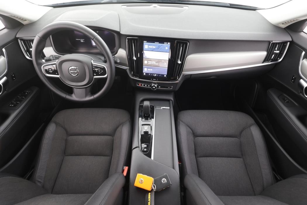 VOLVO V90 2023