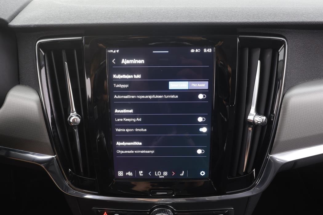 VOLVO V90 2023