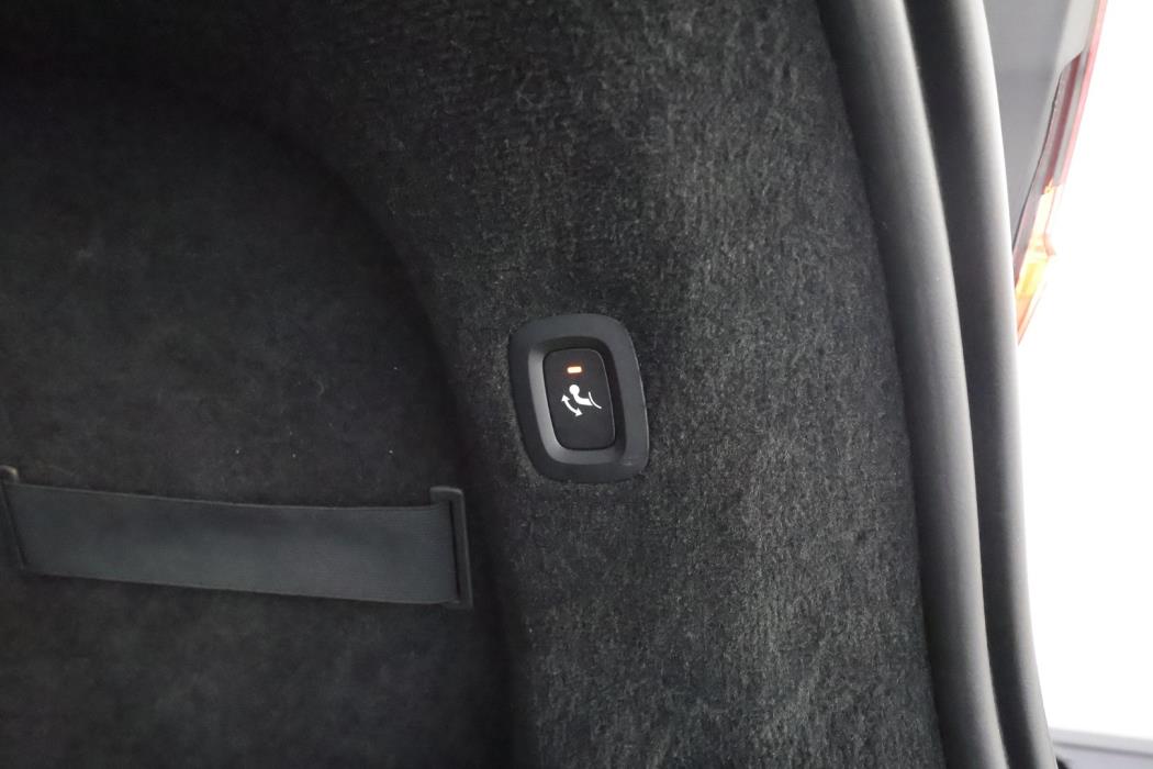 VOLVO V90 2023
