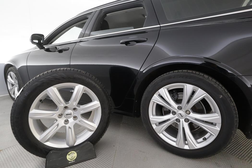 VOLVO V90 2023