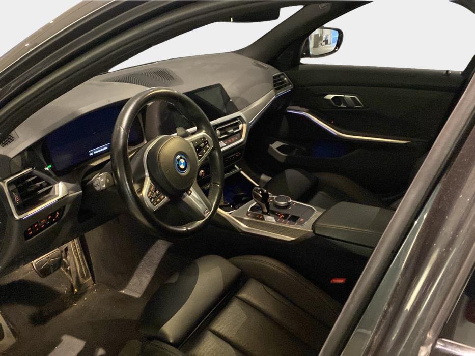 BMW 330 2022