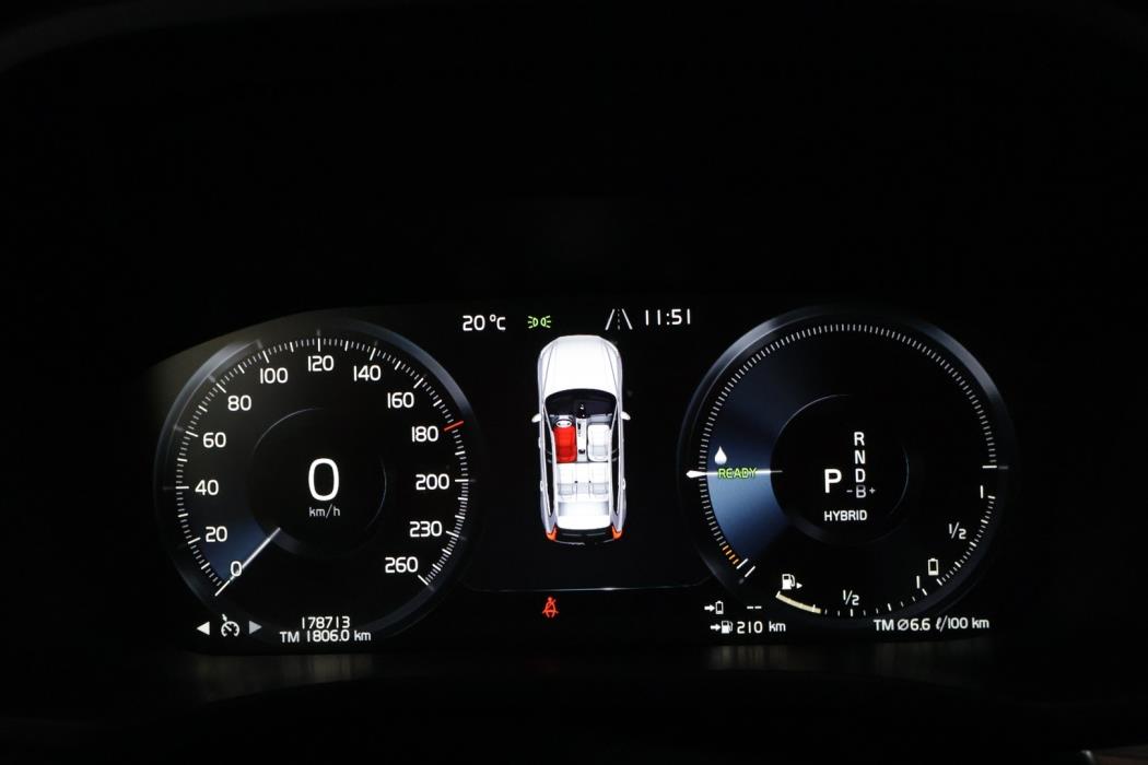 VOLVO XC60 2021