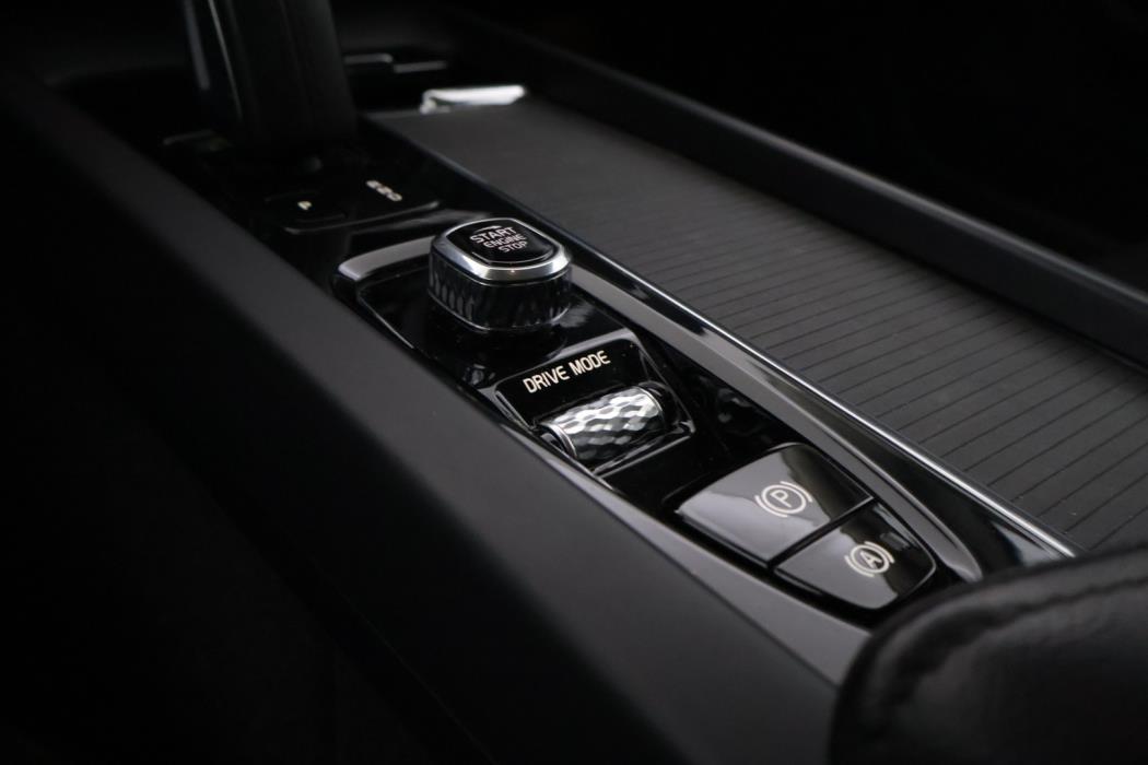 VOLVO XC60 2021