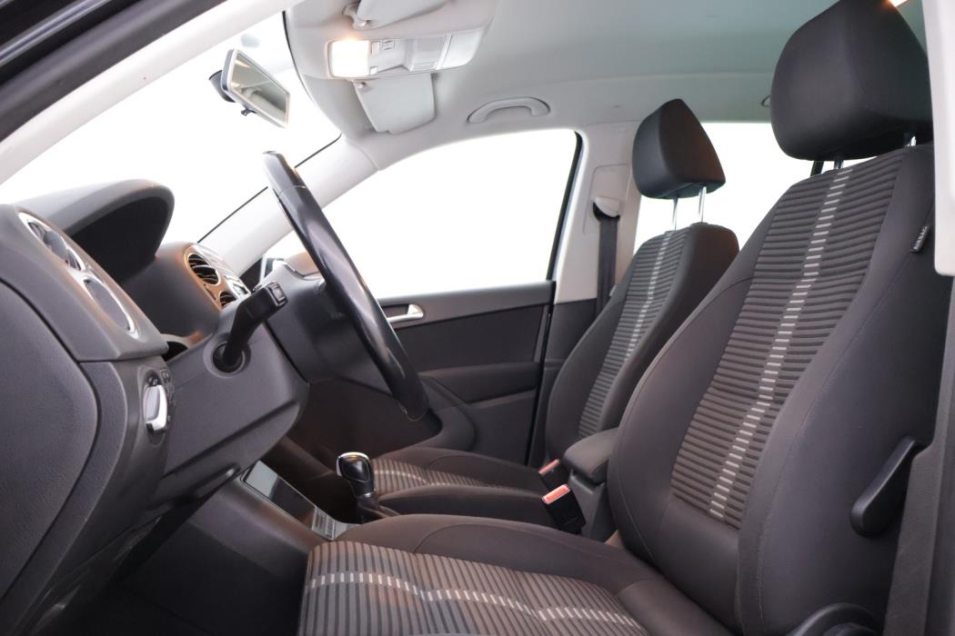 VOLKSWAGEN Tiguan 2011