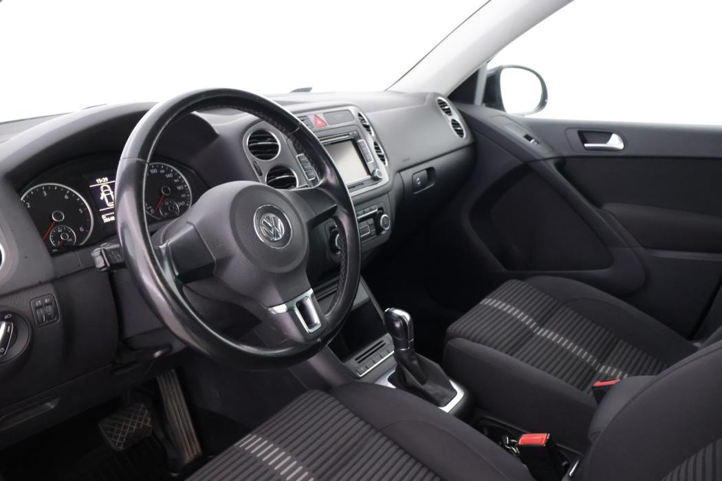 VOLKSWAGEN Tiguan 2011